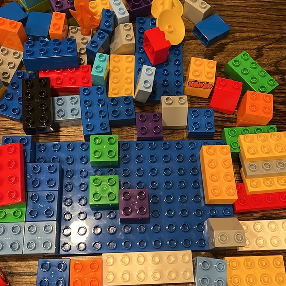 LEGO Duplo Building Set with Storage Bin/Big Bricks Toodler Lego Mega Blocks - Picture 8 of 17